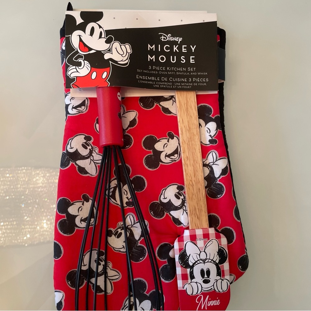 Disney Mickey Mouse Red Kitchen Utensil and Oven Mitt Set